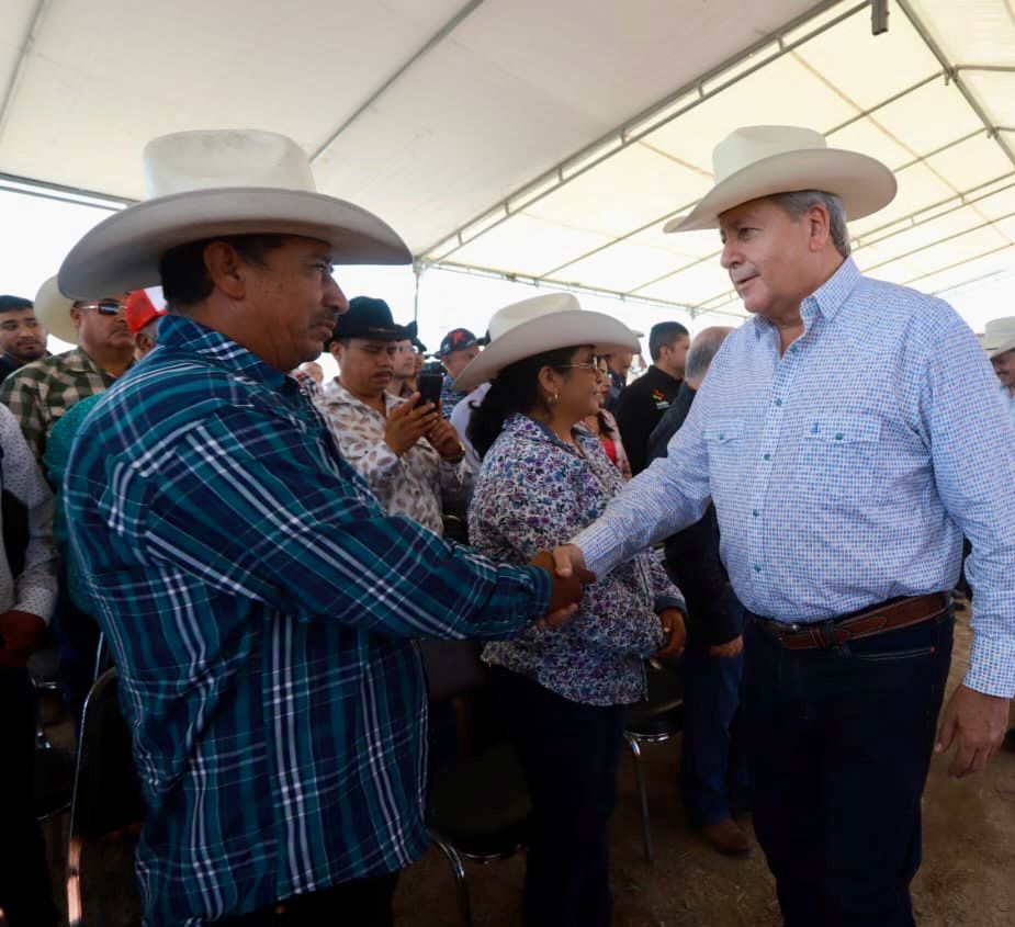 Respalda Chema Fraustro a ejidos con apoyos ganaderos