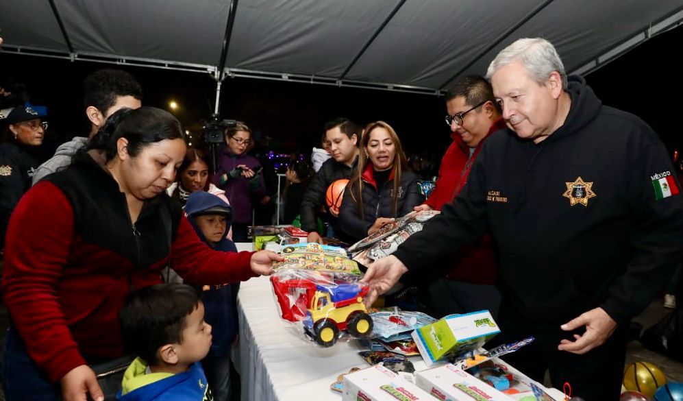 Genera Chema Fraustro cercanía entre policía y escuelas