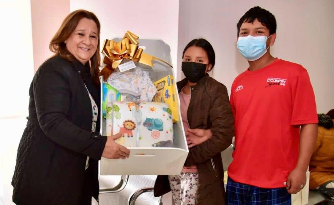 Visita Beatriz Dávila de Fraustro primeros bebés del 2024