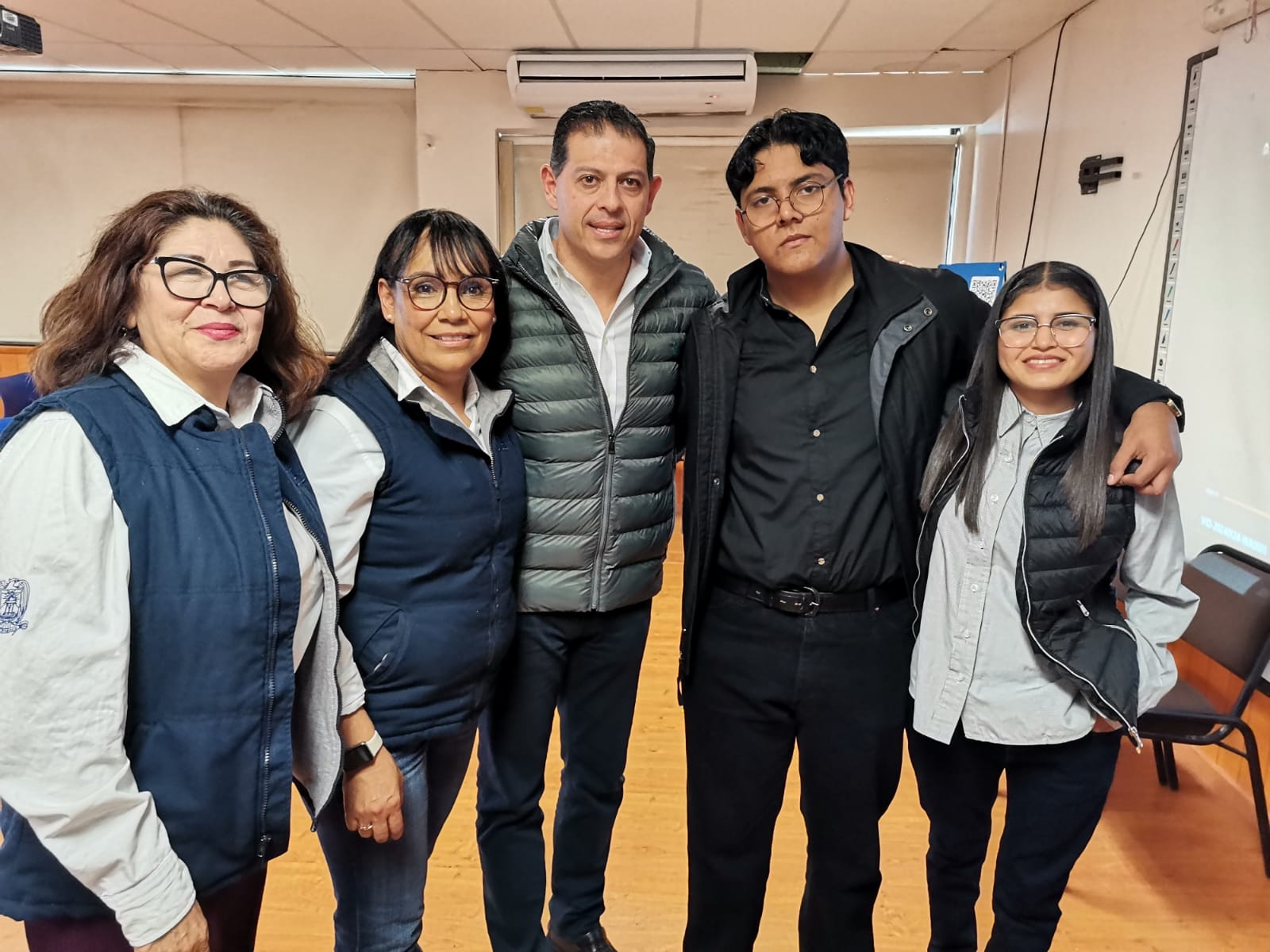 Becas, para maestros de la UAdeC, propone Pimentel