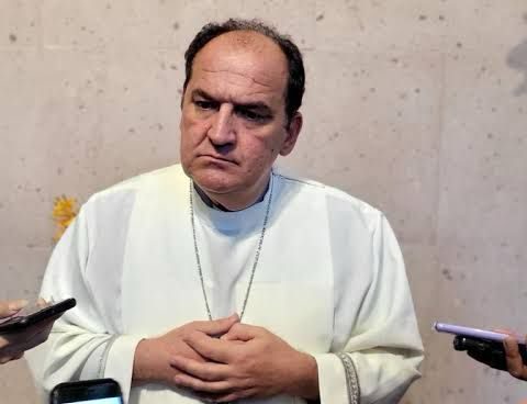 Llama Iglesia al diálogo tras marcha del 8M