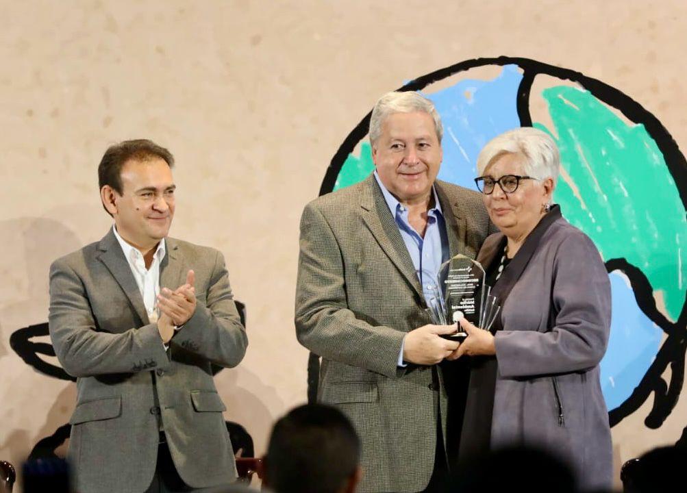 Entrega Chema Fraustro Premio al Mérito Ambiental Saltillo 1ª Edición