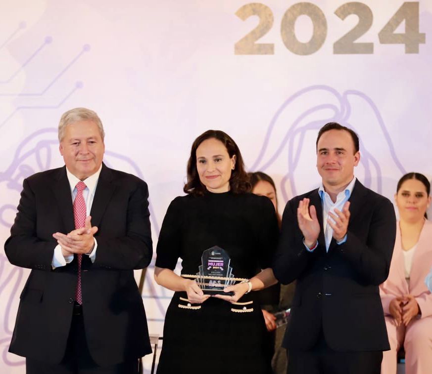Reciben 5 saltillenses Premio Municipal a la Mujer 2024