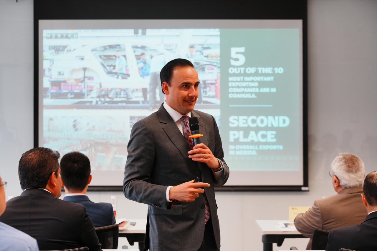 Productivo inicio de gira económica por Asia: Manolo