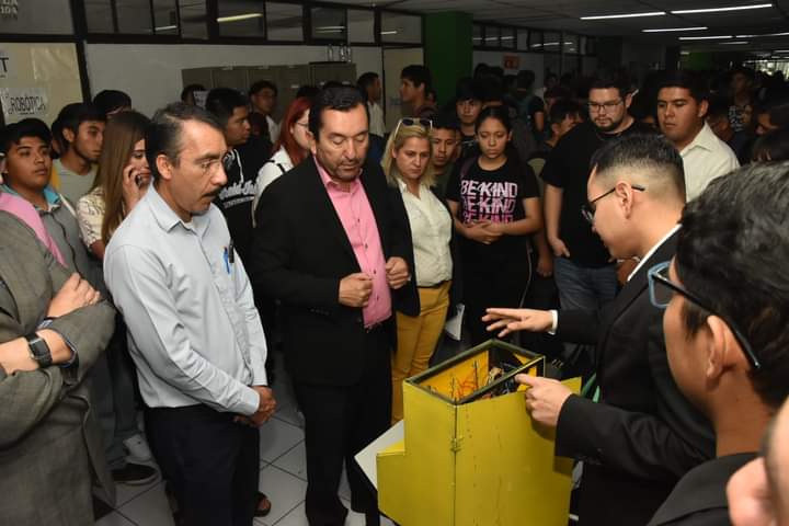 Presentan prototipos alumnos de la UTC