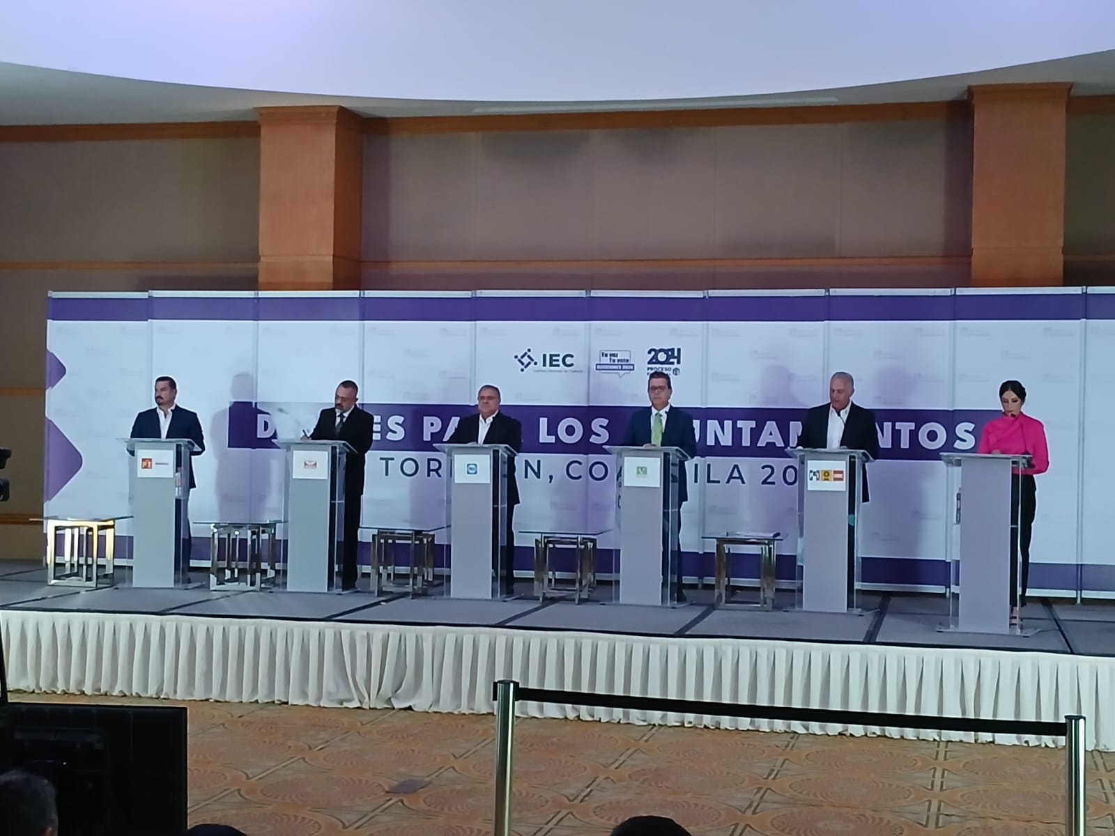 Destacan propuestas de Román en debate