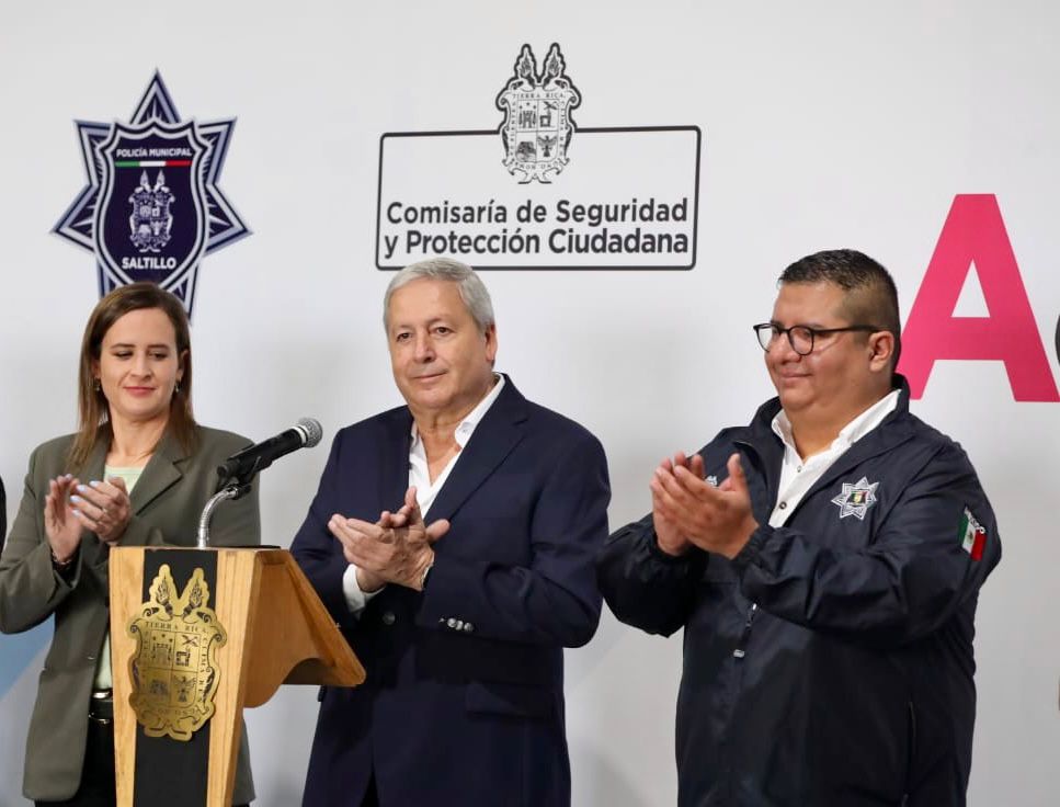 Reconoce Chema Fraustro a policías del programa Activa Tu Salud