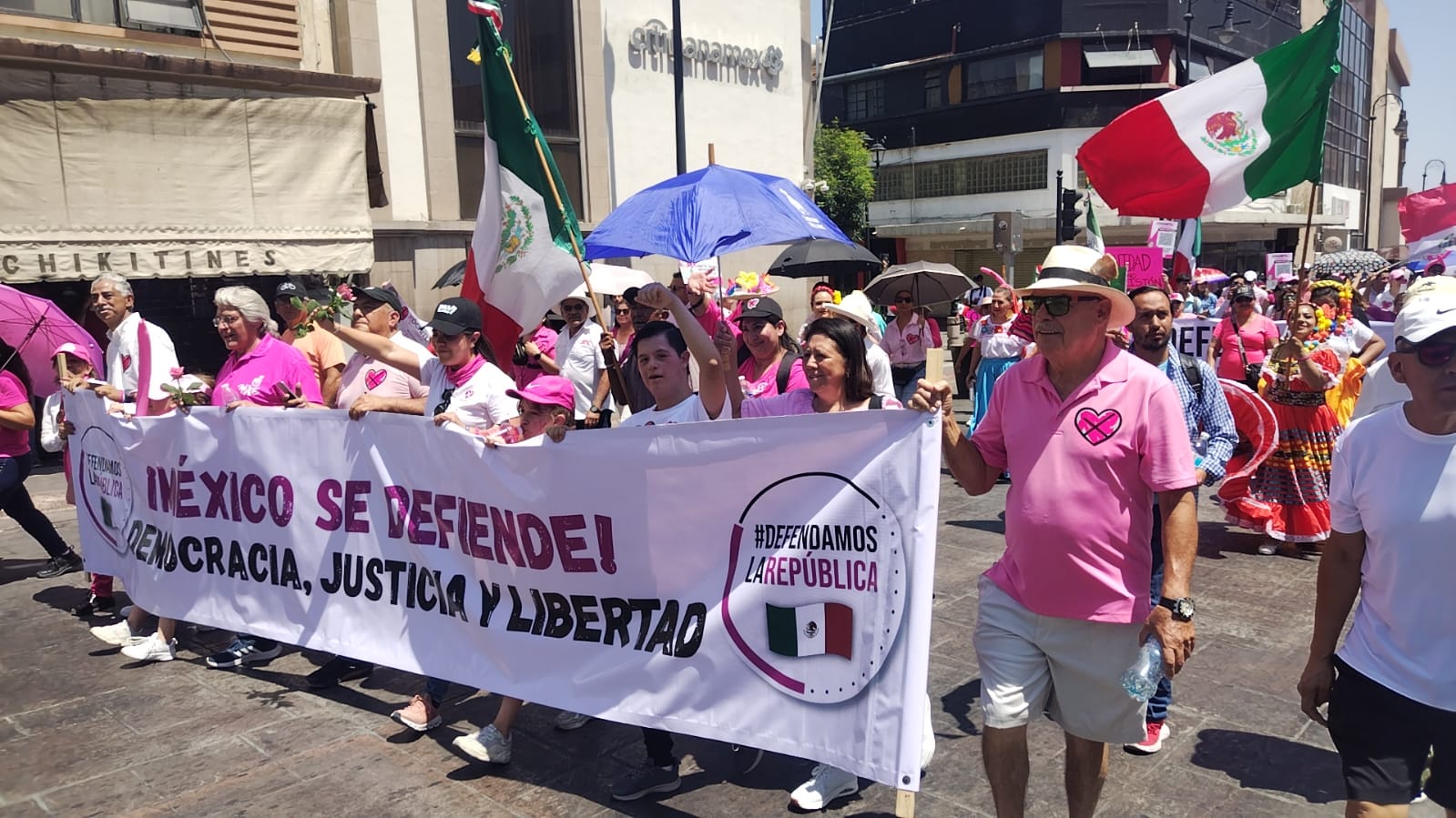 La ”Marea Rosa” inunda Coahuila