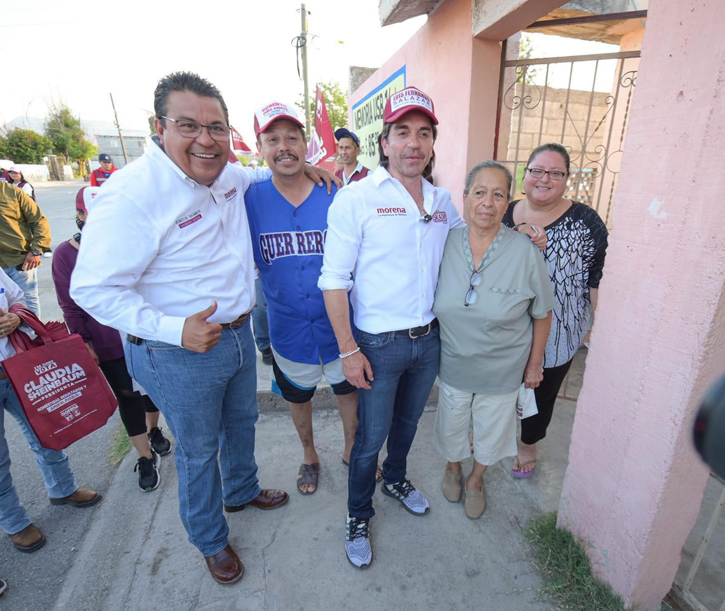 Comparece Roberto Piña ante IEC 