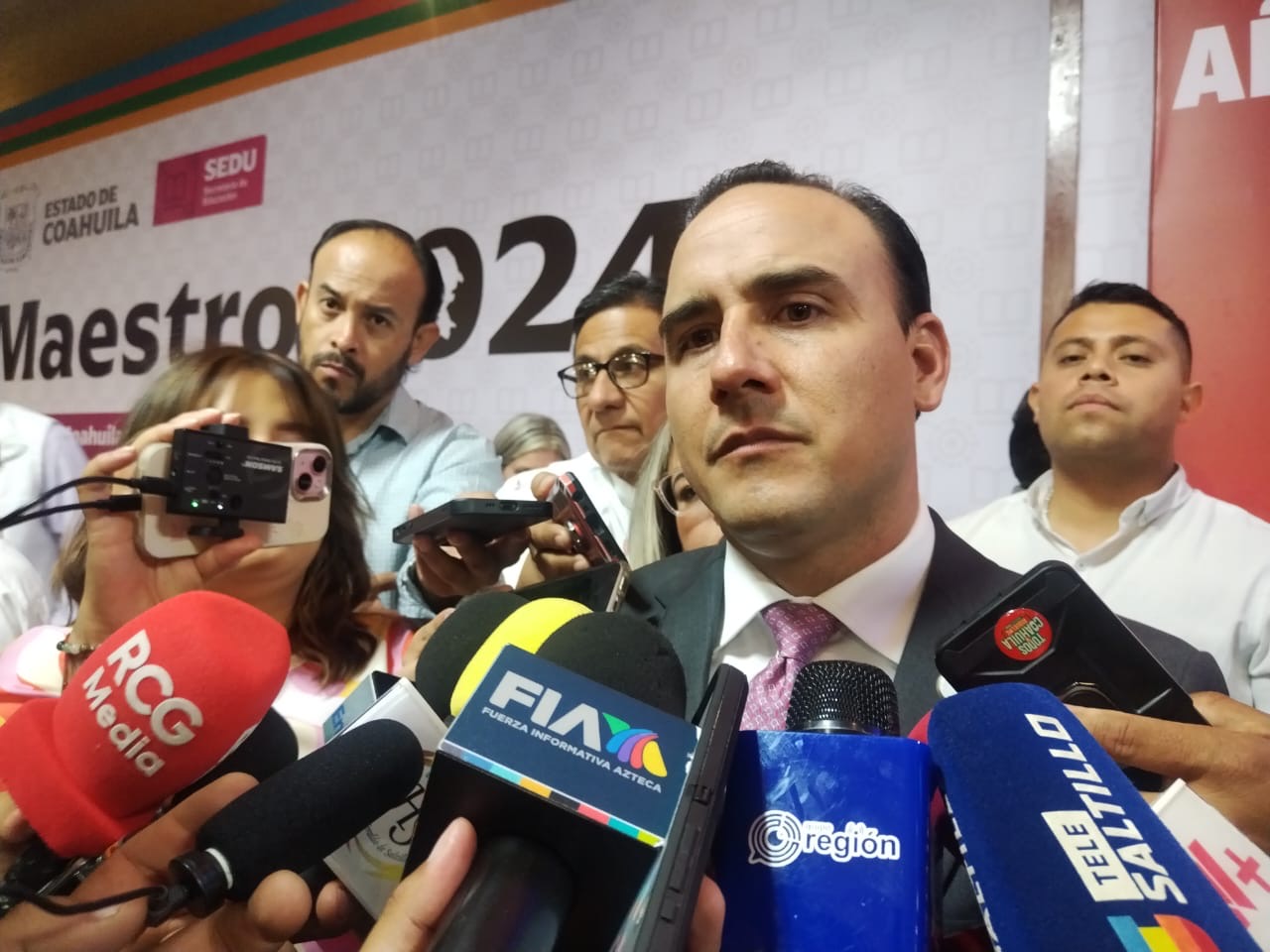 Llama Gobernador a diálogo por utilidades