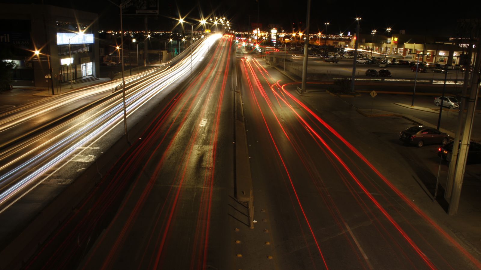 Prohibirán a motos transitar en puentes