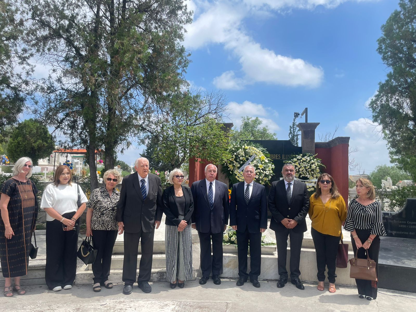 Rinden homenaje a Óscar Flores Tapia