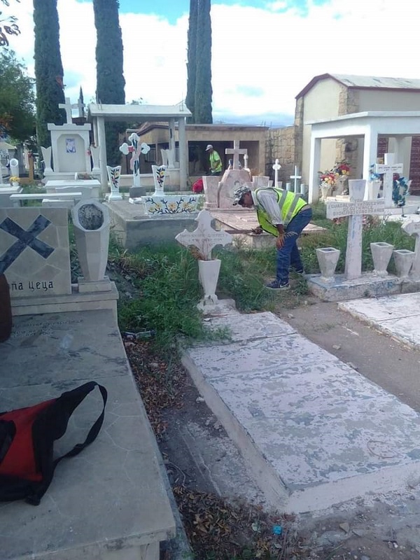 Abandonadas, más de mil 500 tumbas