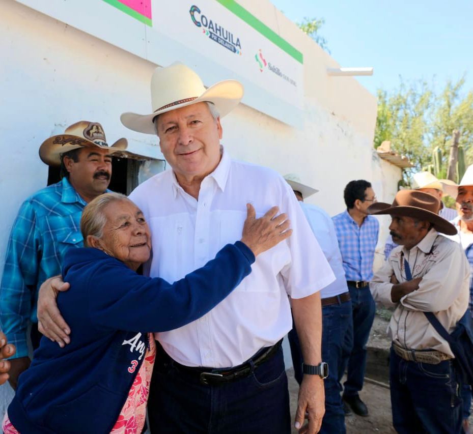 Entrega Chema inversión de más de 5 millones de pesos en techos y rehabilitación de pozos