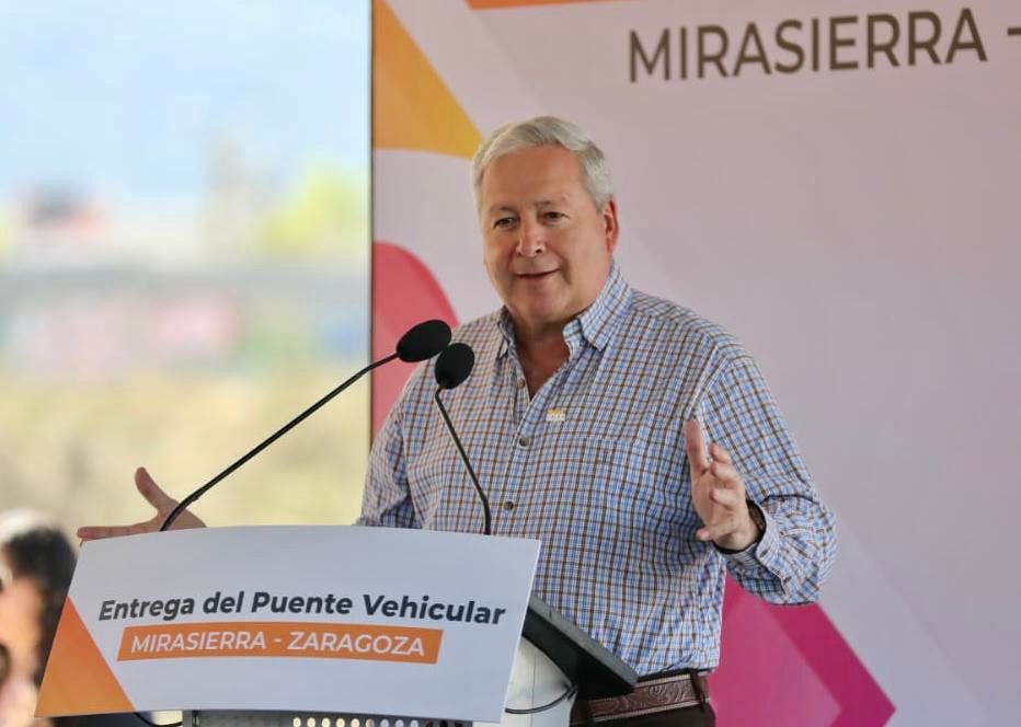 Puentes vehiculares y peatonales mejoran movilidad y ayudan en lluvias: Chema Fraustro