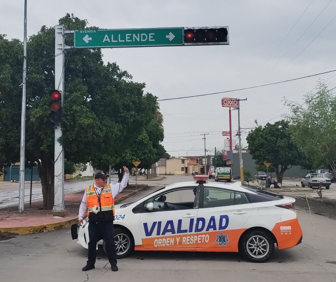 Golpean a policía; muere más tarde