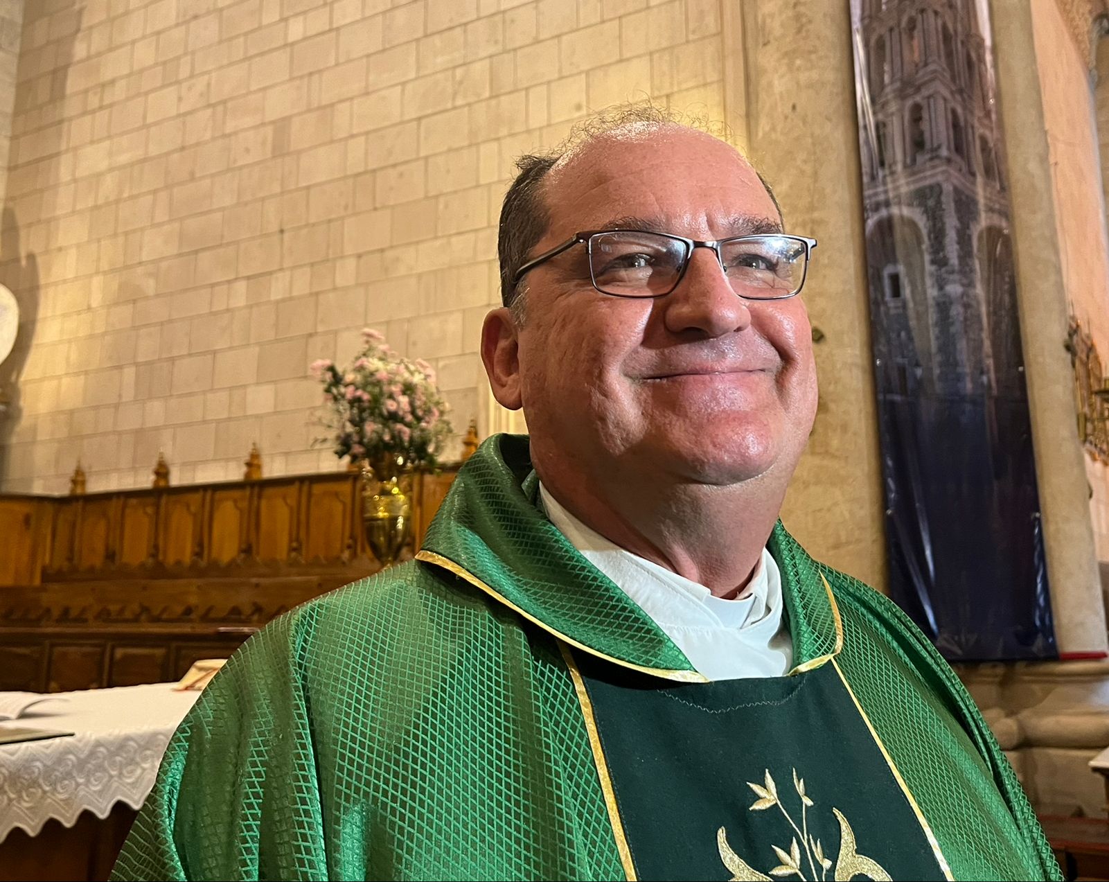 Reprueba Iglesia lucha de poderes