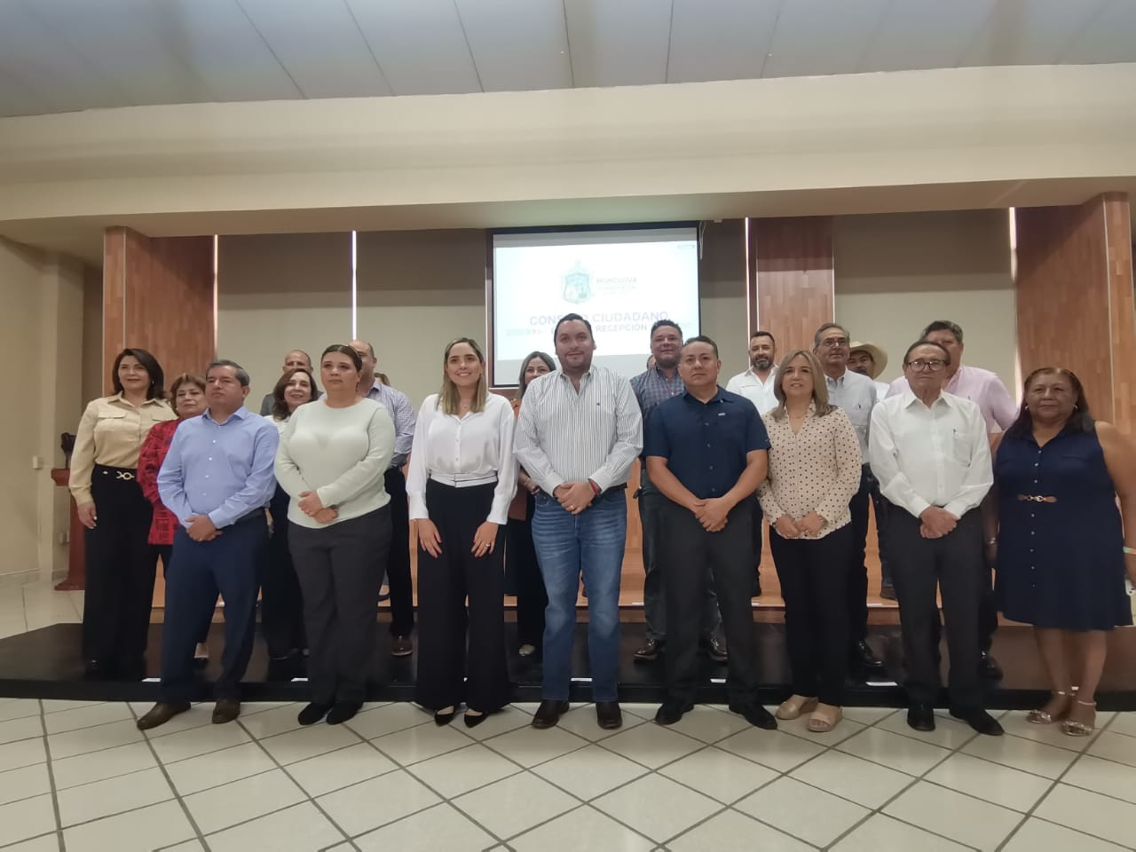 Presenta Villarreal Consejo Ciudadano para transición
