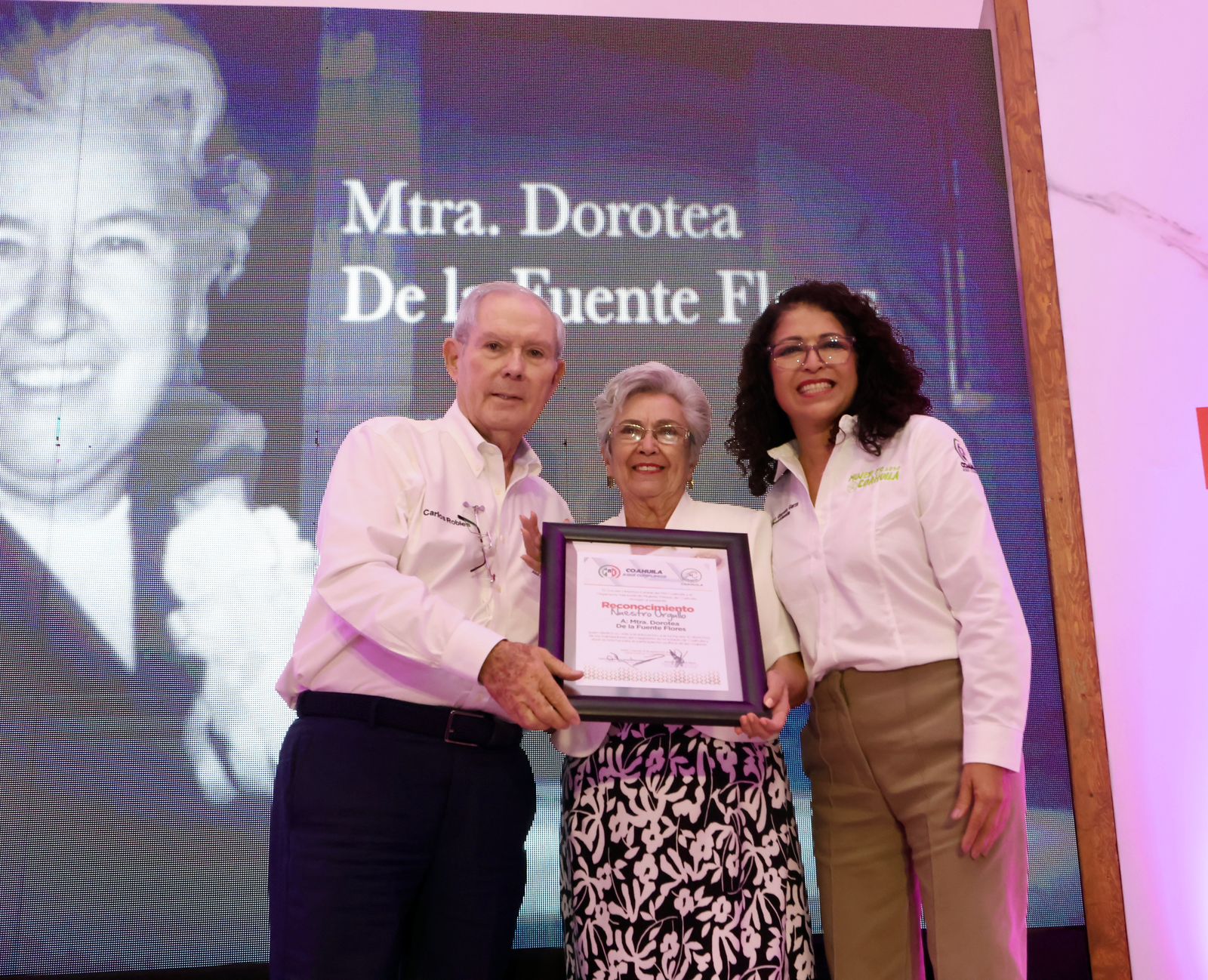 Rinden PRI y ONMPRI Coahuila, homenaje a la maestra Dorotea de la Fuente