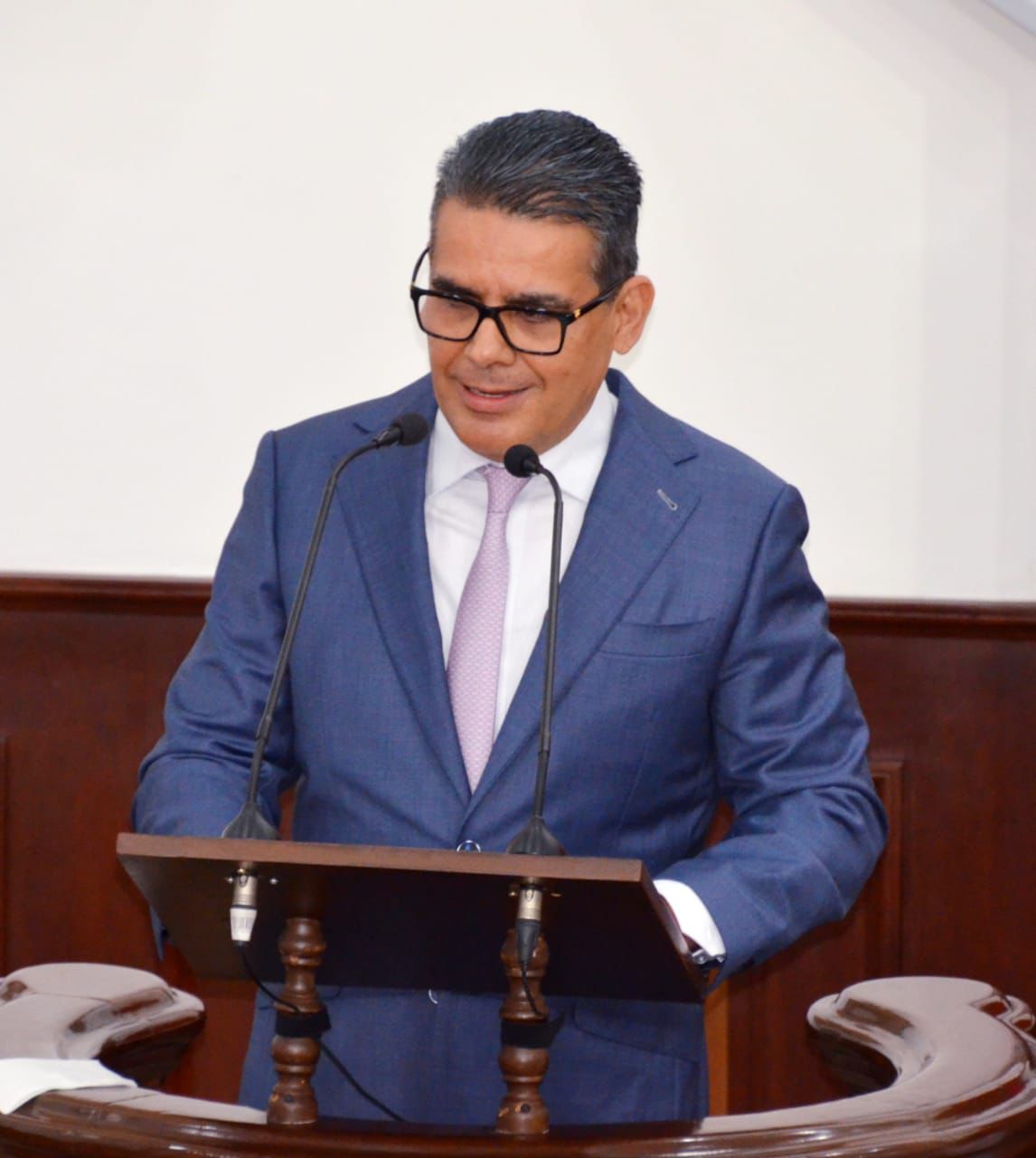 Van tras anexos que operan fuera de la ley