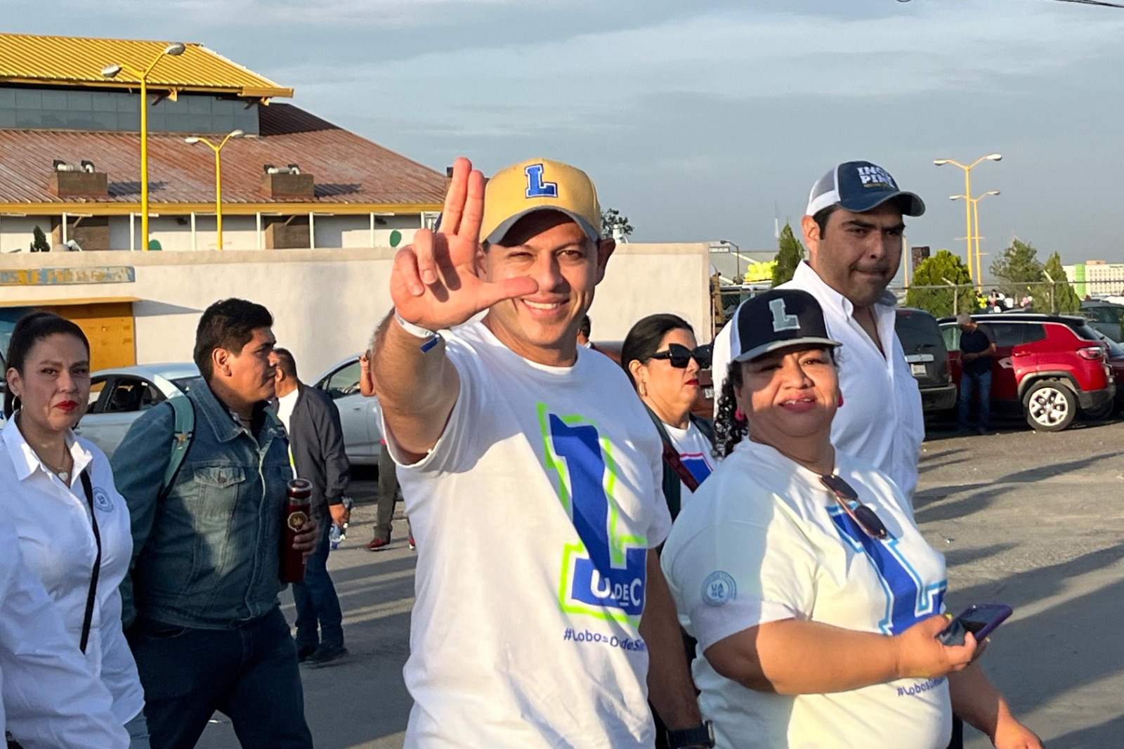 Los nuevos Lobos de la UAdeC recorren las calles de Saltillo