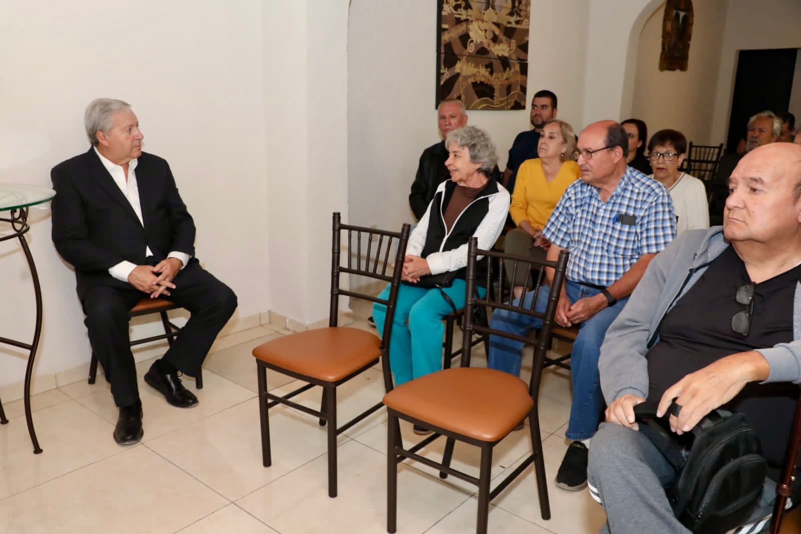 Se reúne Alcalde con vecinos de la calle General Cepeda