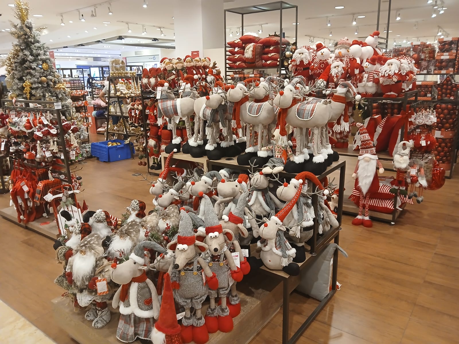Se adelanta en Saltillo el espíritu navideño