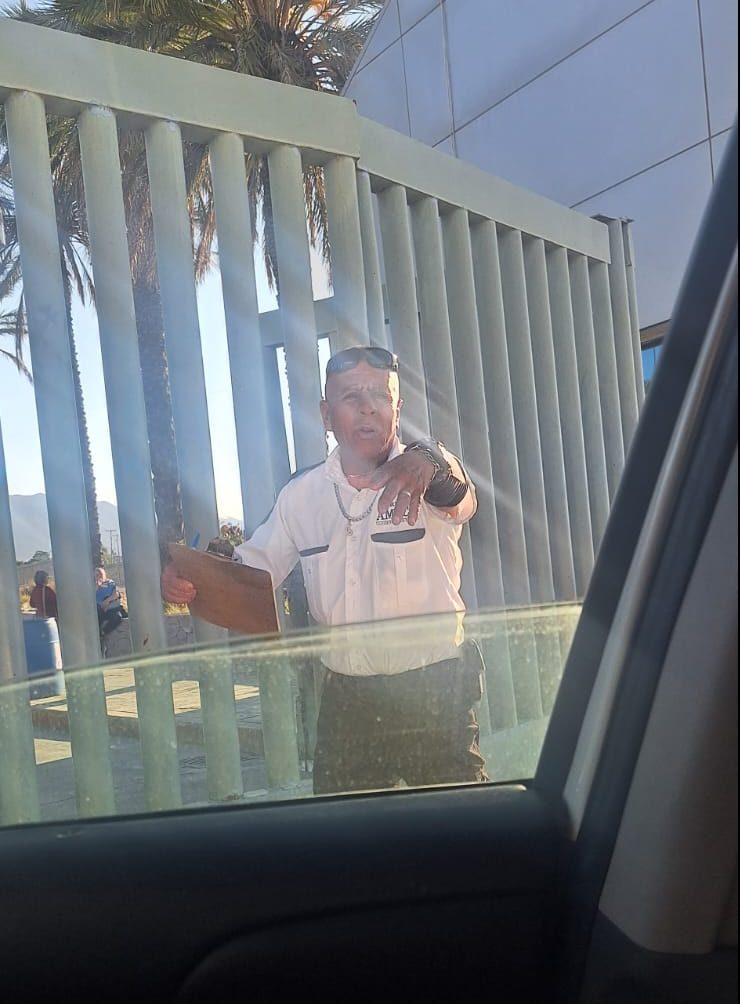 Corren del ISSSTE a paciente lesionada; estacionamiento es para los jefes