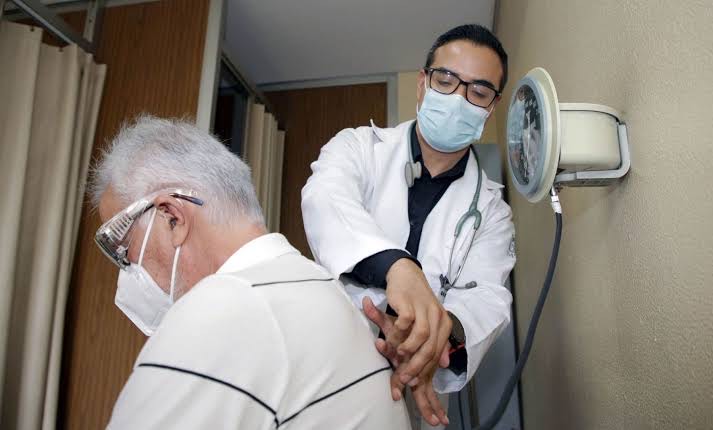 Busca Manolo ofrecer mejor sistema de salud