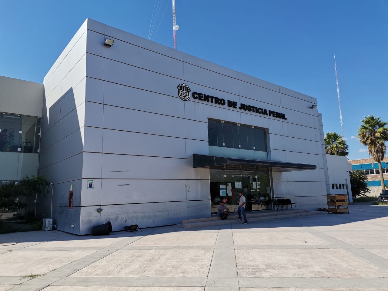 Cirujanos plásticos a proceso por negligencia