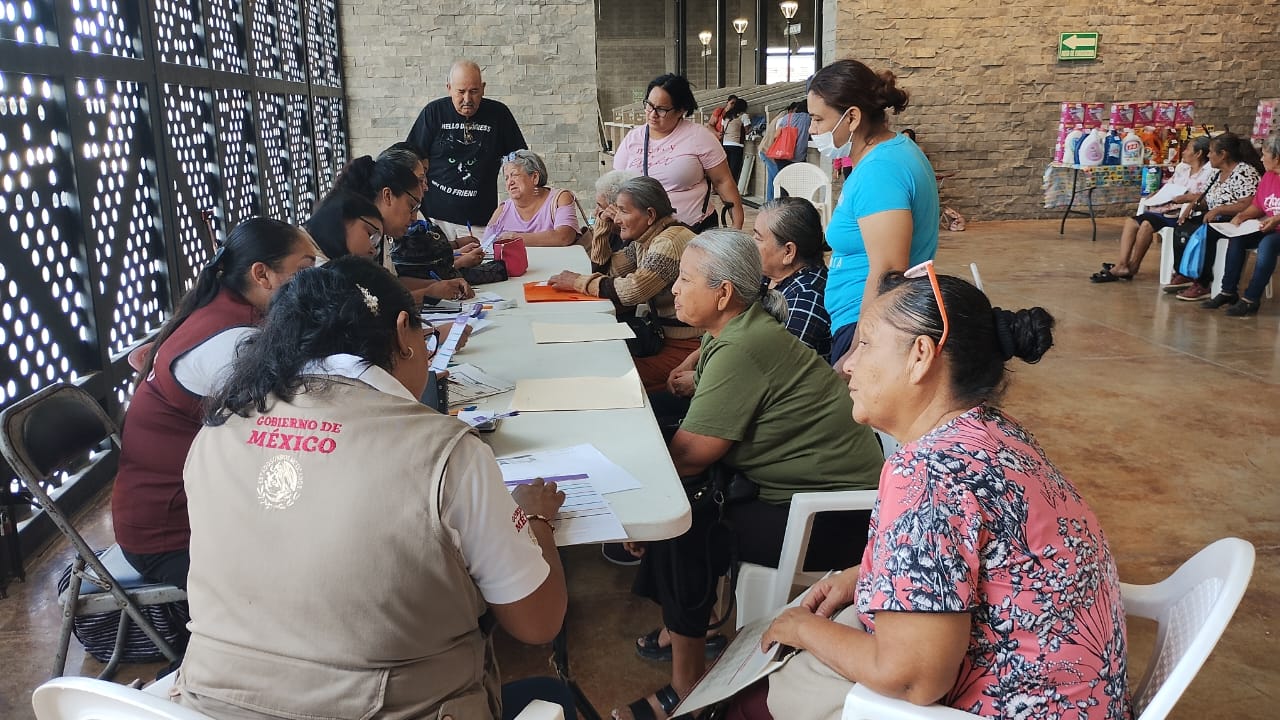 Arranca pensión de “mujeres adultas”