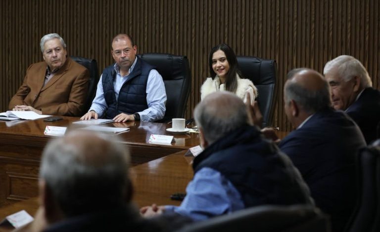 Destaca empresariado trabajo de Chema Fraustro por los Maratones de Obras