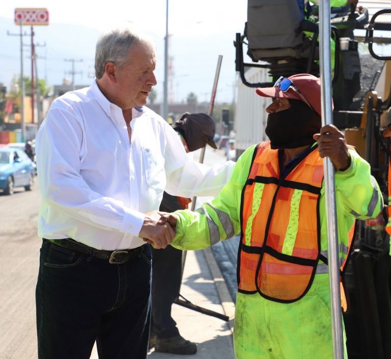 Supervisa Chema Fraustro recarpeteo del bulevar Eulalio Gutiérrez