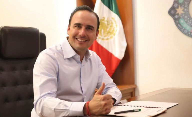 Avalan sectores 1er año de Manolo