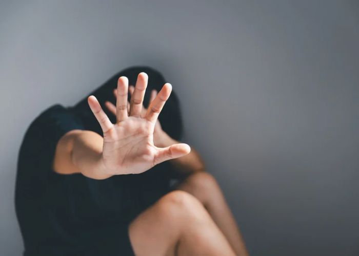 Control digital y aislamiento, otras formas de violencia hacia mujeres