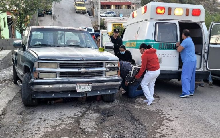 Mujer muere atropellada por su propia camioneta