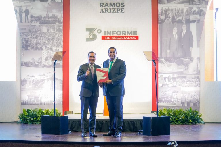 Rinde Chema Morales tercer informe de actividades