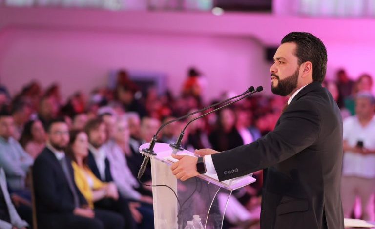 Rinde Hurtado informe; anticipa seguirá trabajando por Saltillo