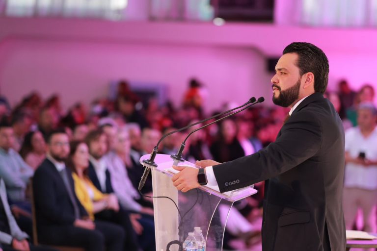 Rinde Hurtado informe; anticipa seguirá trabajando por Saltillo 