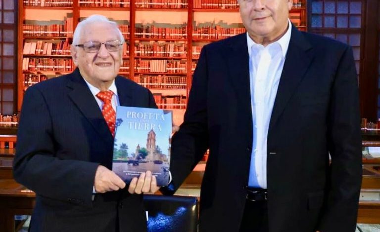 Cierra Profeta en su Tierra con homenaje a “Catón”