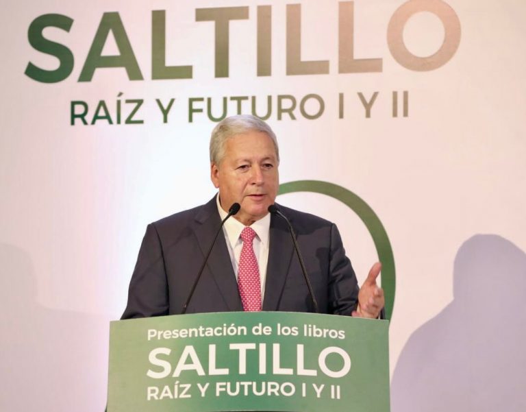 Presenta alcalde libros “Saltillo Raíz y Futuro”
