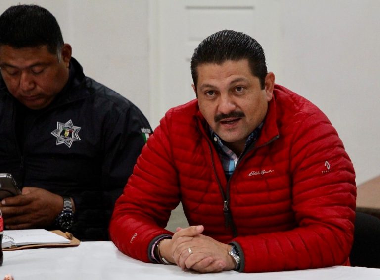 Mantienen atención permanente con vecinos de calle General Cepeda