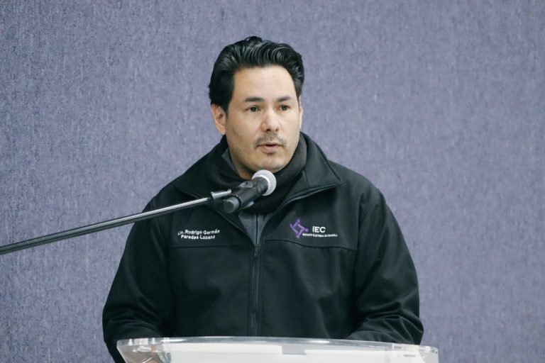 Cae presidente del IEC