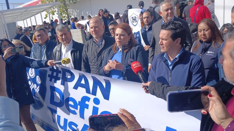 Protestan panistas contra Infonavit