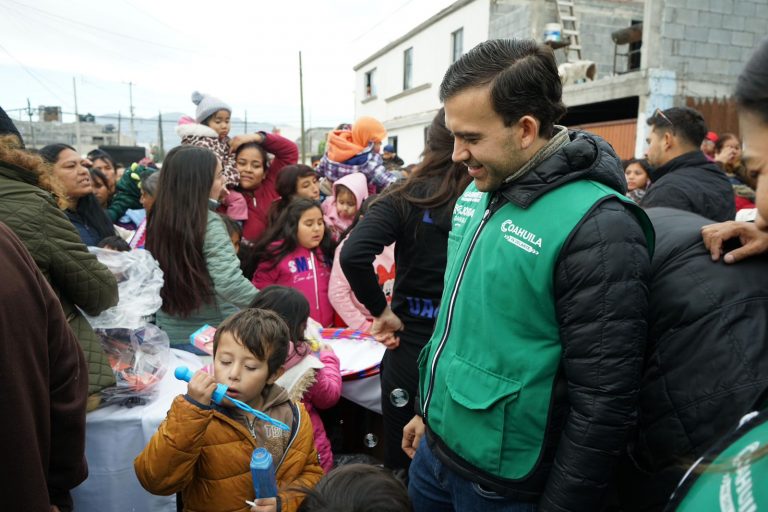 Mejora Coahuila, UAdeC y gobierno municipal llevan alegría al poniente de Saltillo