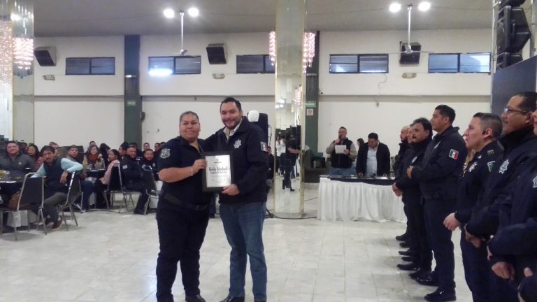 Anuncia Carlos Villarreal mejoras y aumentos salariales a policías