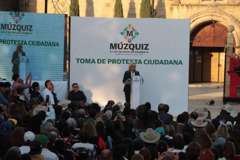 “El circo ya se acabó”, asegura Laura Jiménez al tomar protesta como alcaldesa de Múzquiz