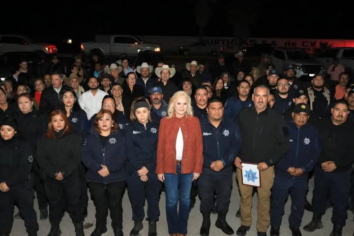 Con toma de mando policial, arrancó administración Laura Jiménez en Múzquiz