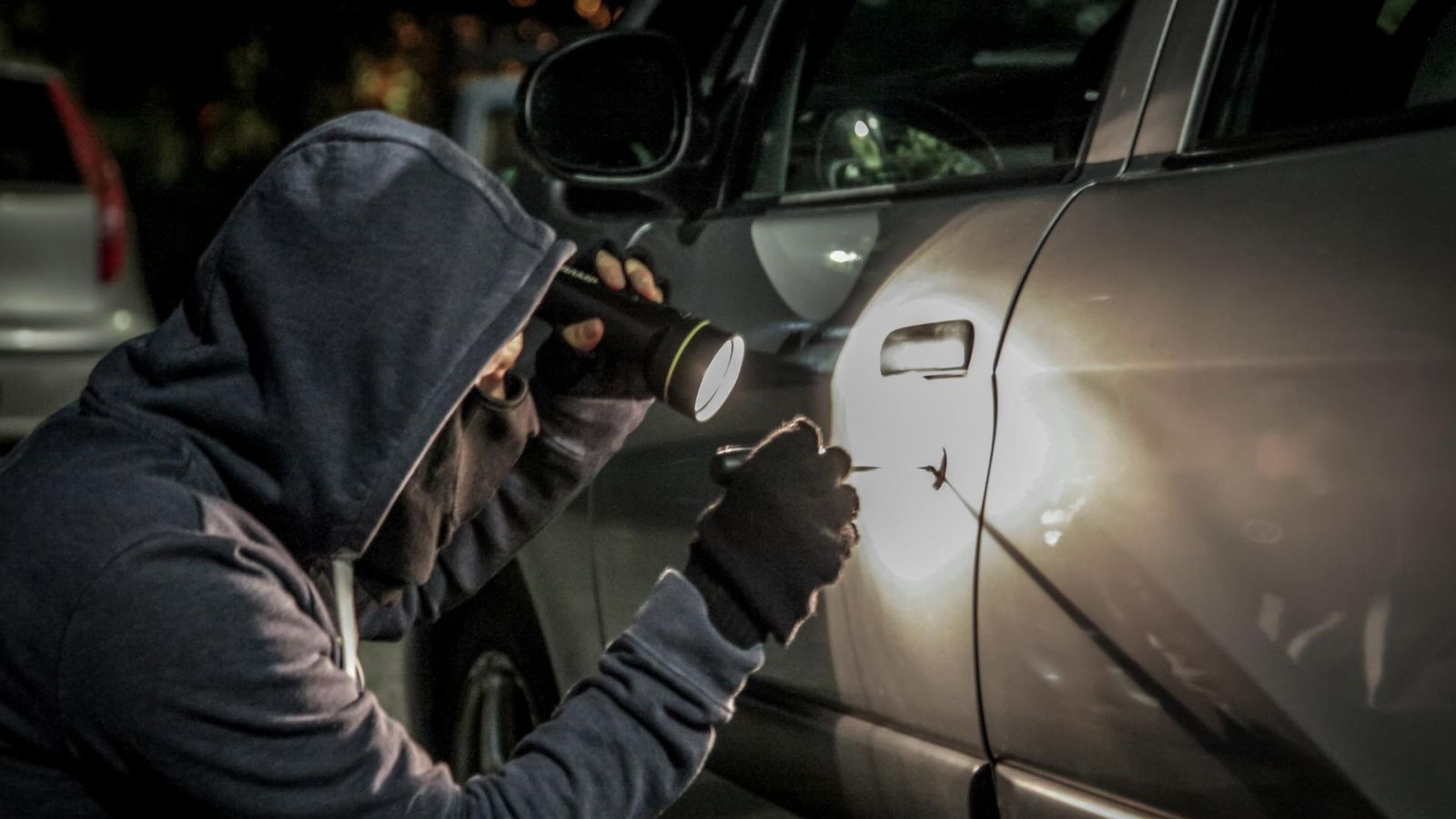 Exigen a agencias más seguridad en vehículos 