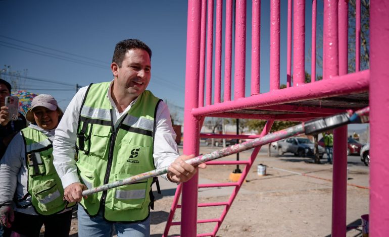 Rehabilita Javier Díaz 247 plazas y áreas verdes; supervisa programa “Aquí Andamos”
